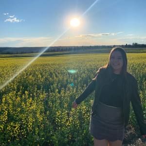 Meet your Posher, Nicole